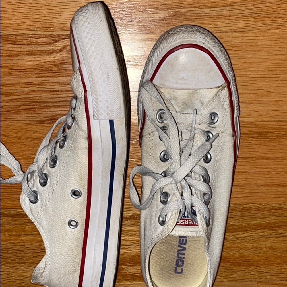 Low-Top white converse